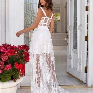 NWOT💗LUXURY EMBROIDERED LACE DRESS🤍